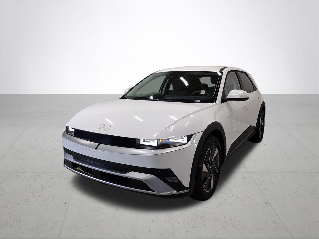 New 2026 White Hyundai SEL image 2