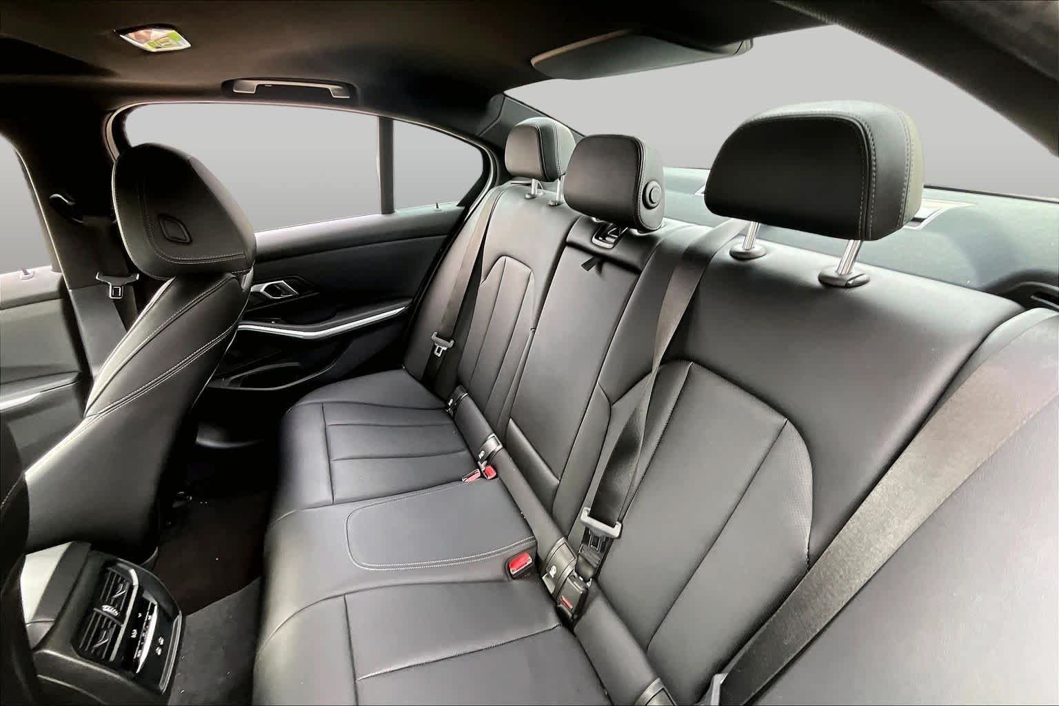 Used 2024 Skyscraper Grey Metallic BMW 330i image 18