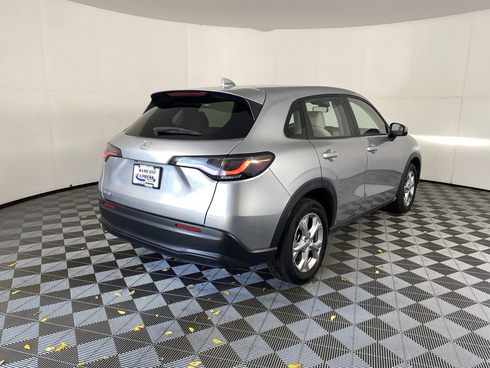 Certified Used 2024 Lunar Silver Metallic Honda LX image 8