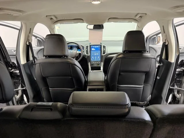 Used 2023 Black Ford SEL image 29