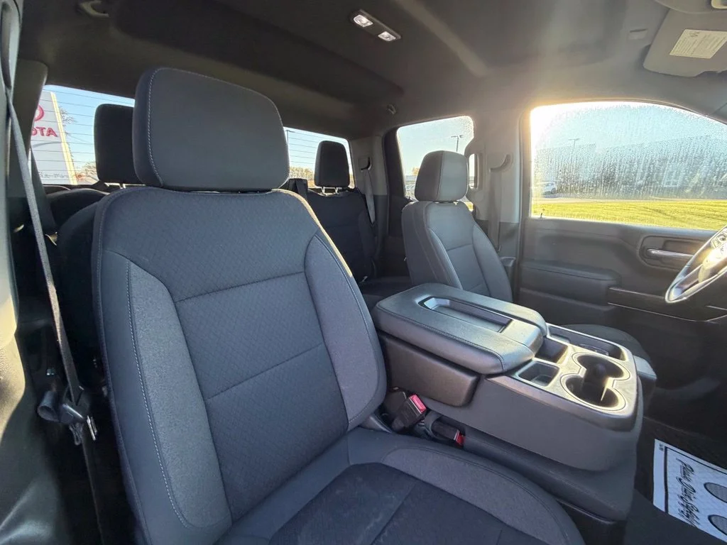 Used 2021 SUMMIT WHITE GMC Elevation image 36