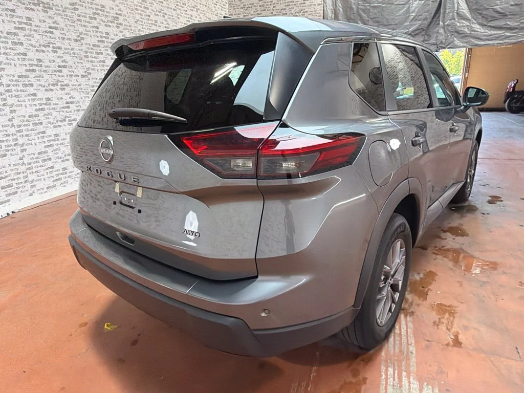 Used 2024 Gun Metallic Nissan S image 7