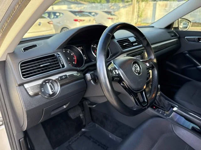 Used 2018 Silver Volkswagen 2.0T SE image 24