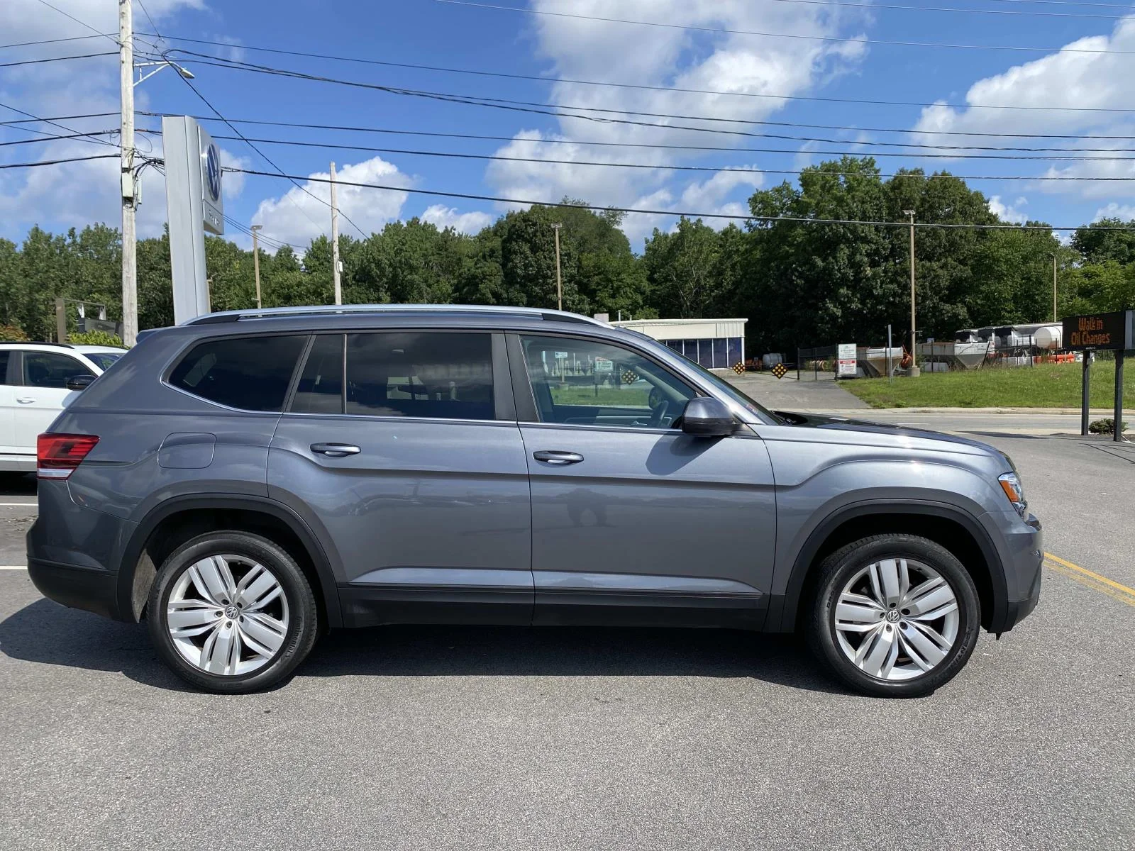 Used 2019 Platinum Gray Metallic Volkswagen 3.6L V6 SE w/Technology 4MOTION image 8