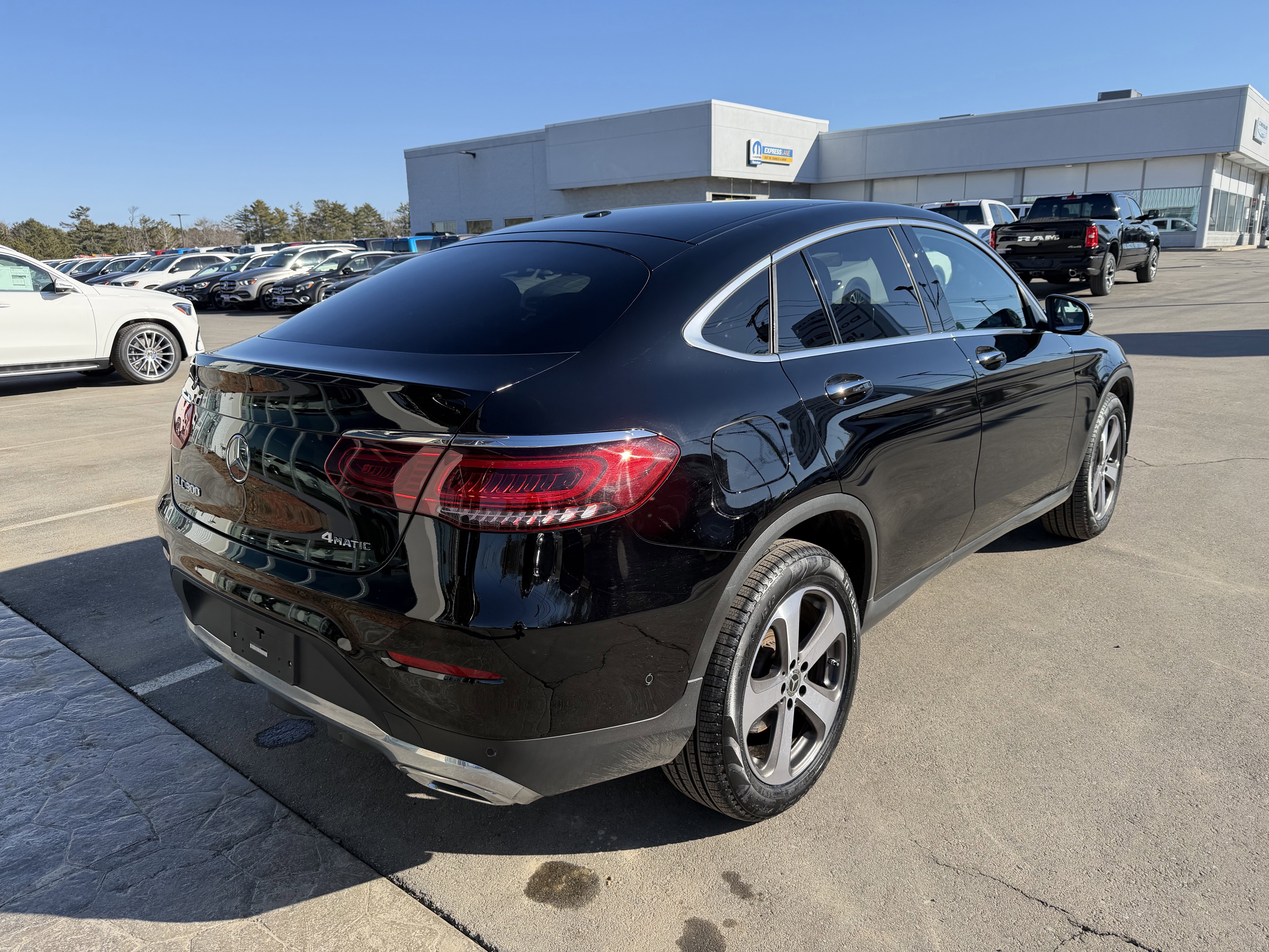 Used 2022 Black Mercedes-Benz GLC 300 image 4