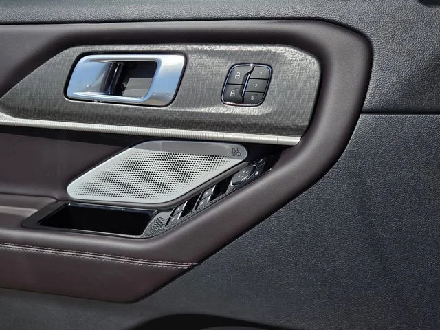 New 2026 Star White Metallic Tri-Coat Ford Platinum™ image 46