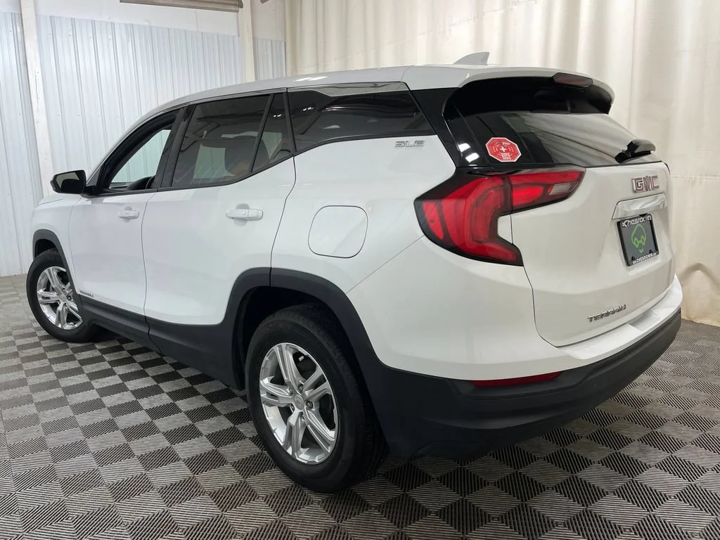 Certified Used 2019 SUMMIT WHITE GMC SLE image 13