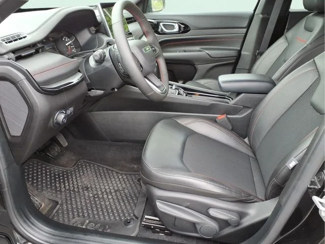 Used 2025 Black Jeep Trailhawk image 16