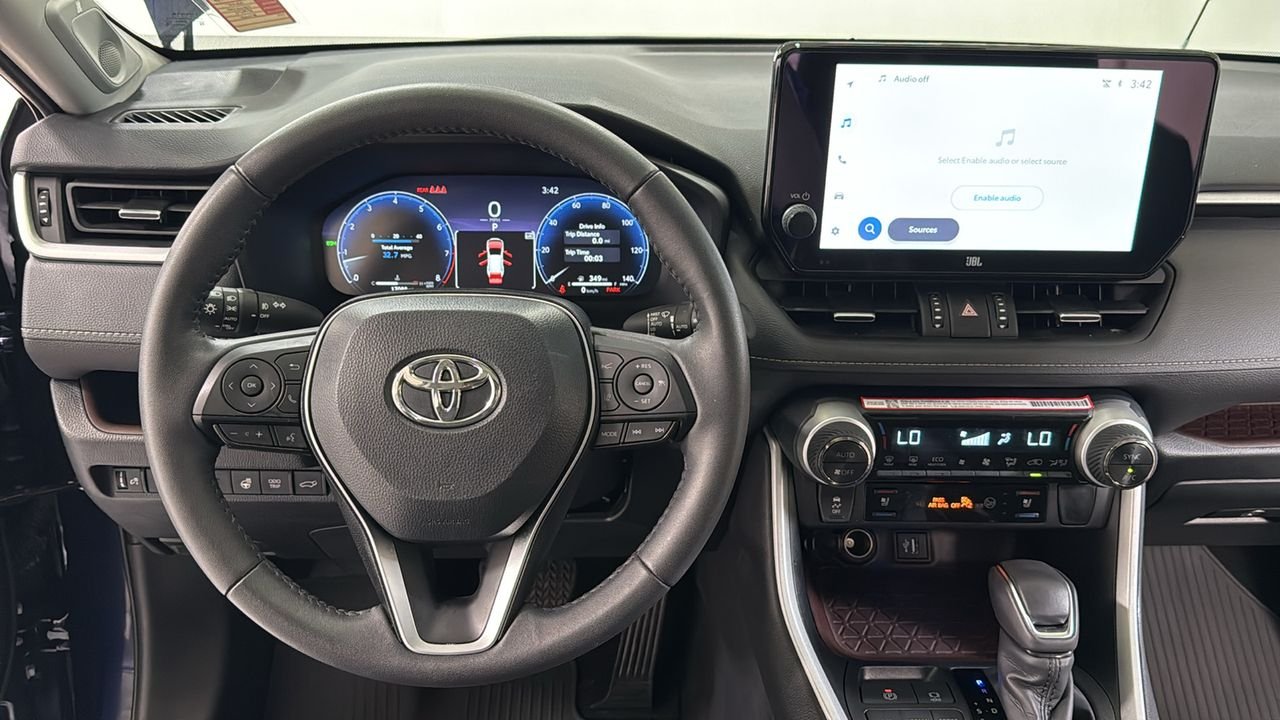 Certified Used 2025  Toyota Limited image 9