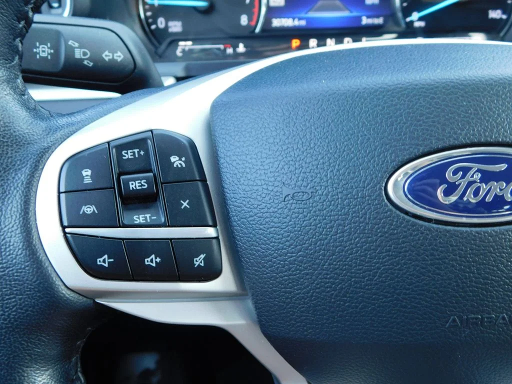Used 2023 Black Ford XLT image 40