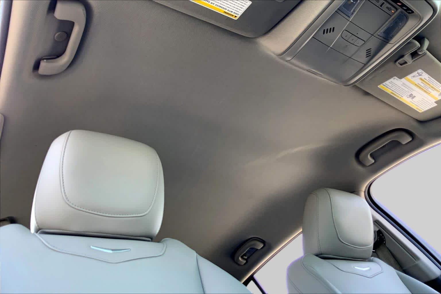 Used 2019 Crystal White Tricoat Cadillac FWD Luxury image 22