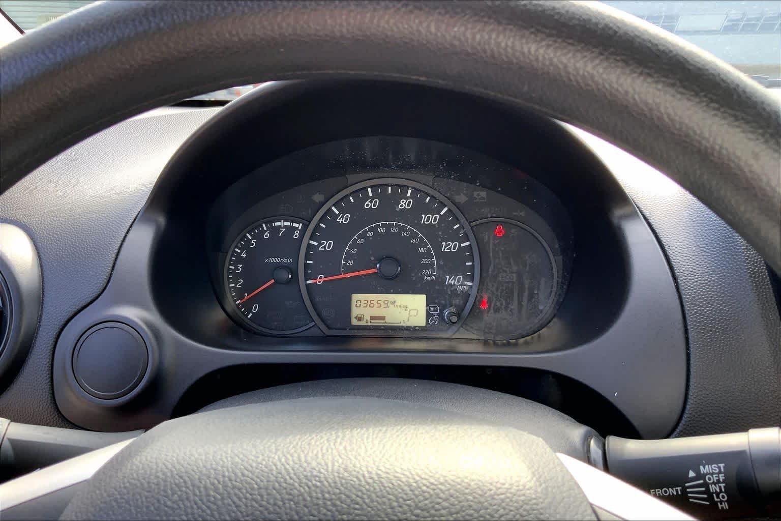 Used 2024 Graphite Gray Metallic Mitsubishi ES image 25