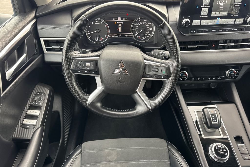 Used 2024 Blue Mitsubishi SE image 18