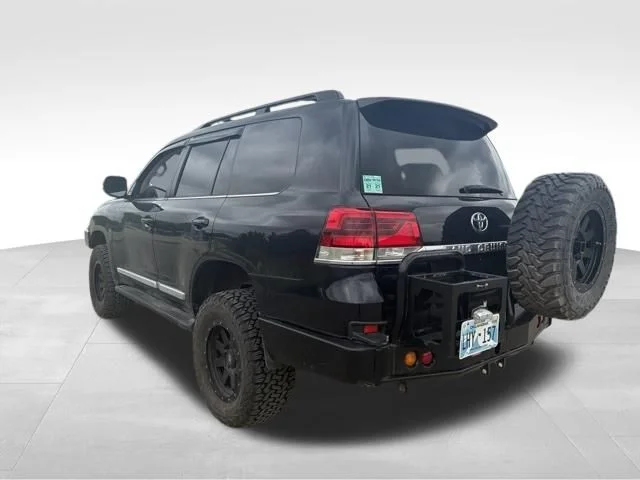Used 2018 Black Toyota Base image 6