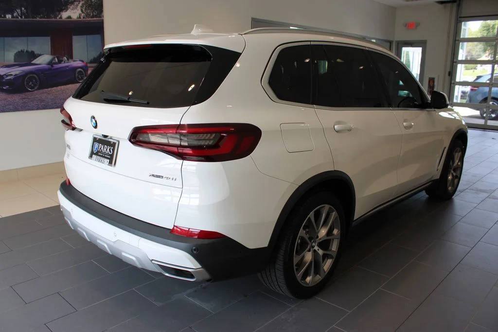 Used 2022 White BMW xDrive40i image 19