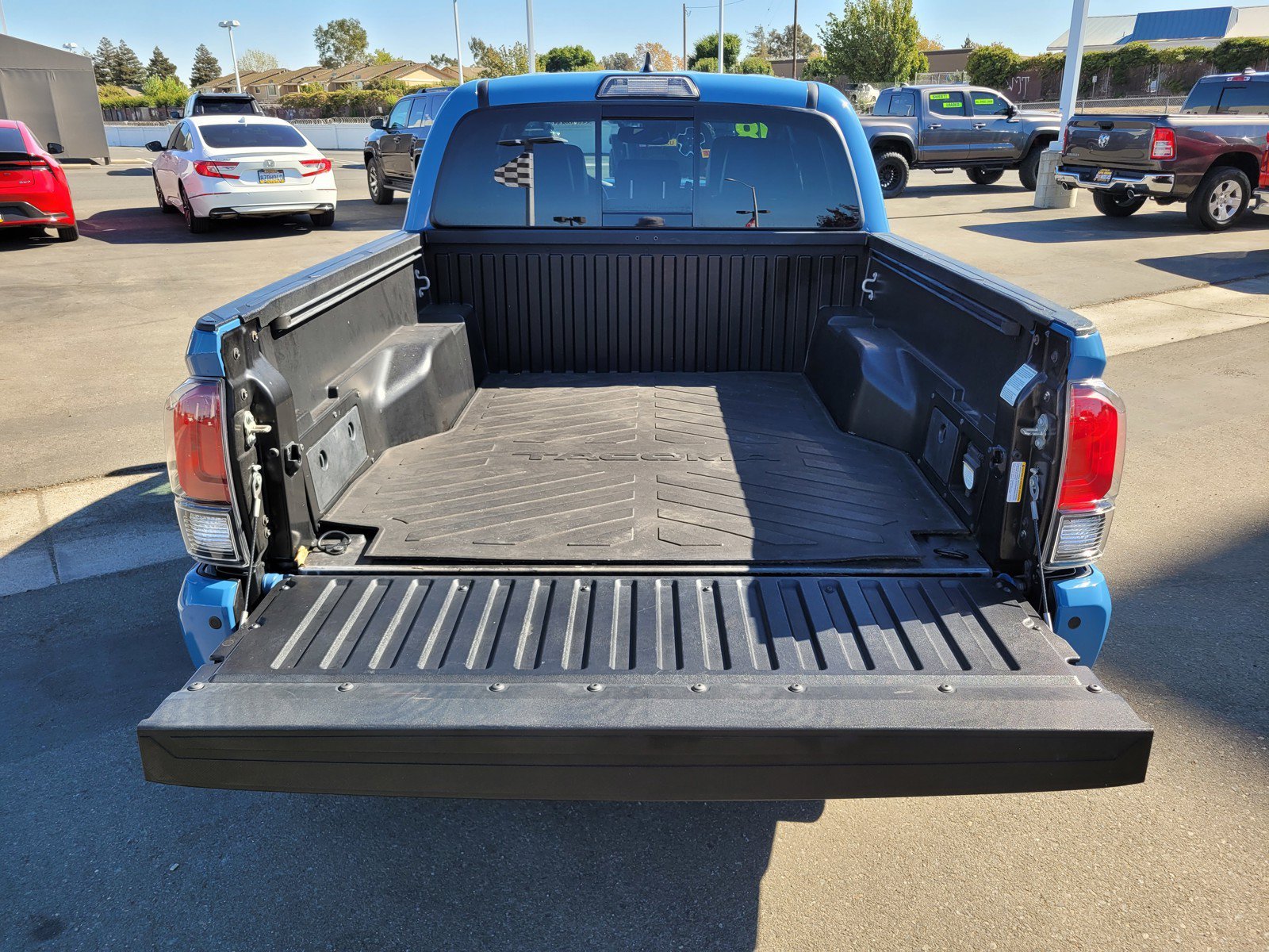 Used 2018  Toyota  image 9