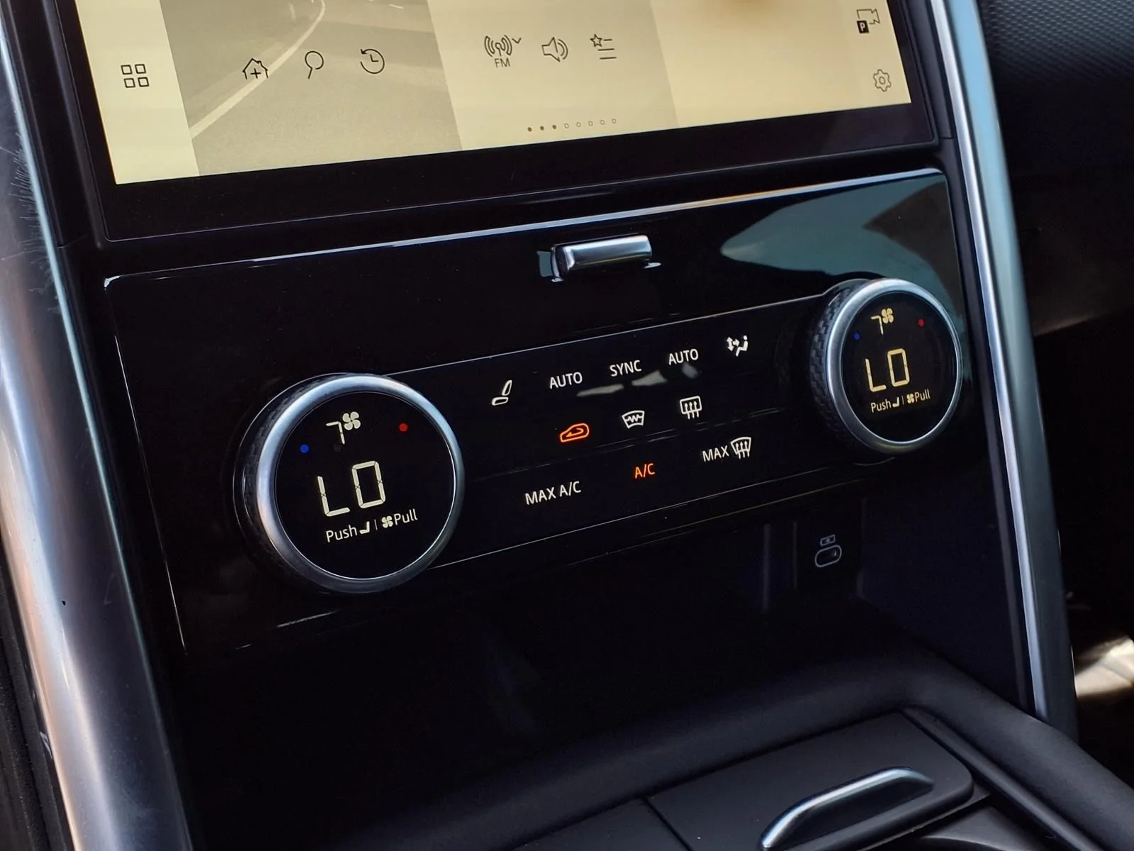 2022 Land Rover Discovery S R Dynamic - Photo 10