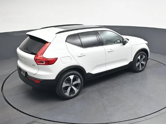 Used 2023 Crystal White Metallic Volvo Ultimate image 23