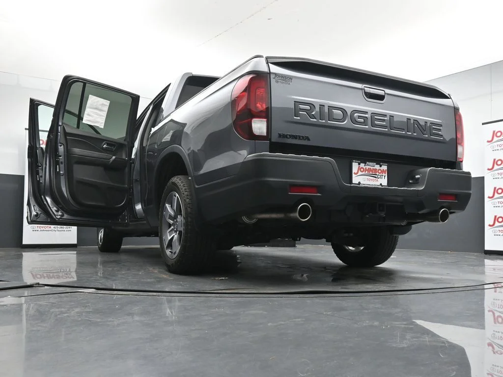 Used 2024  Honda RTL image 44
