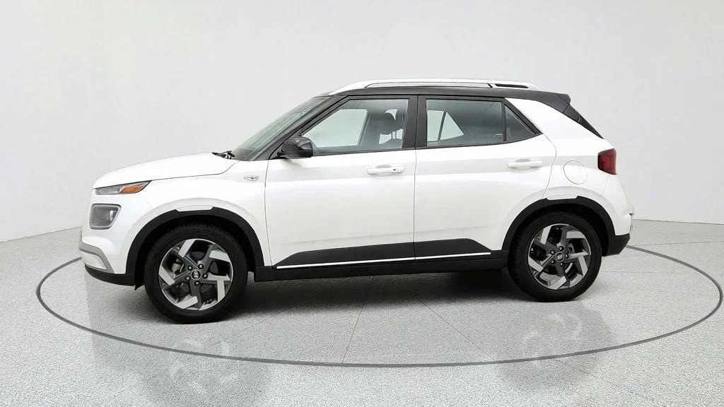Used 2023 Lunar White Hyundai Limited IVT image 8