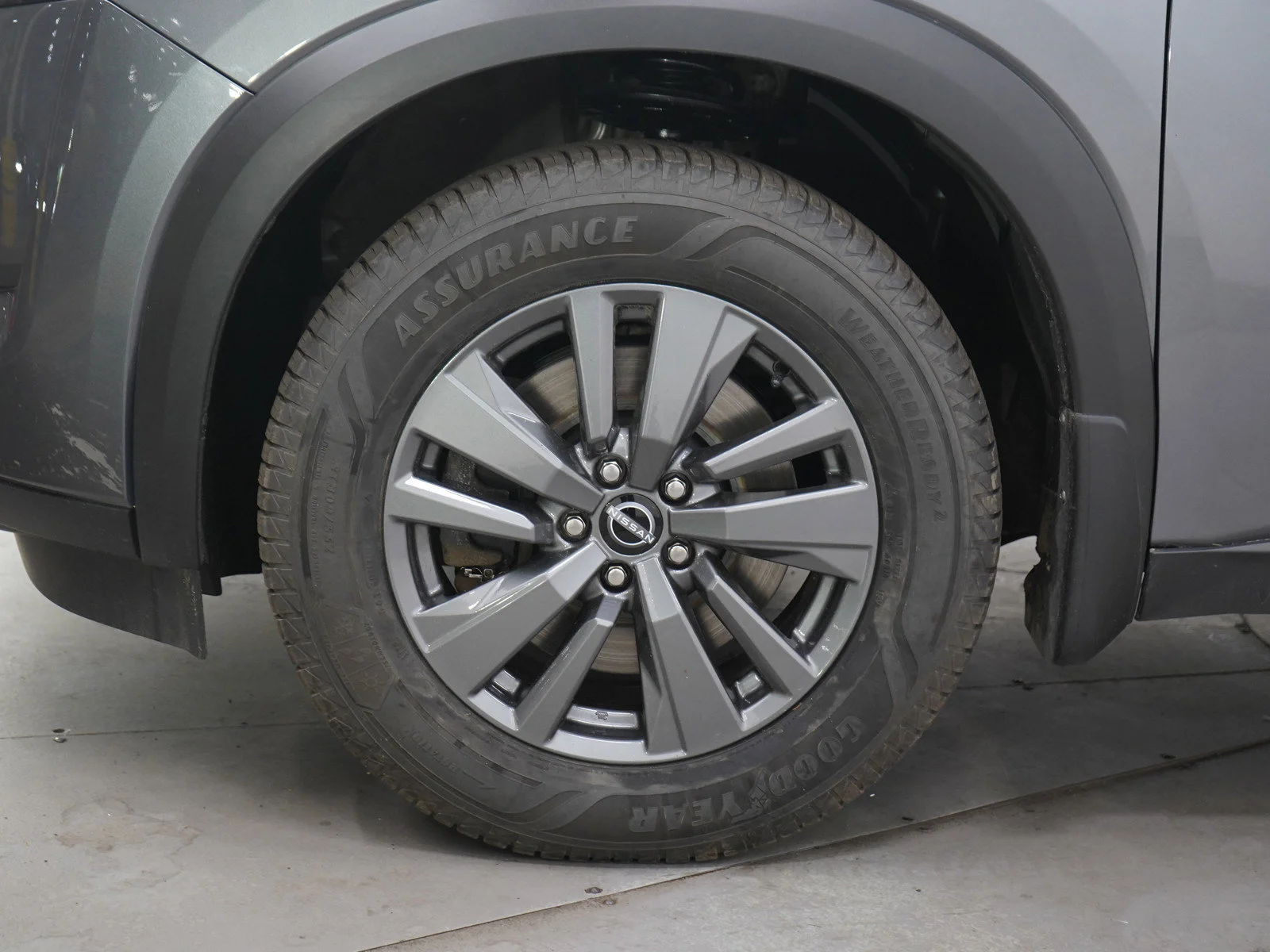 Used 2023 Gun Metallic Nissan SV image 30