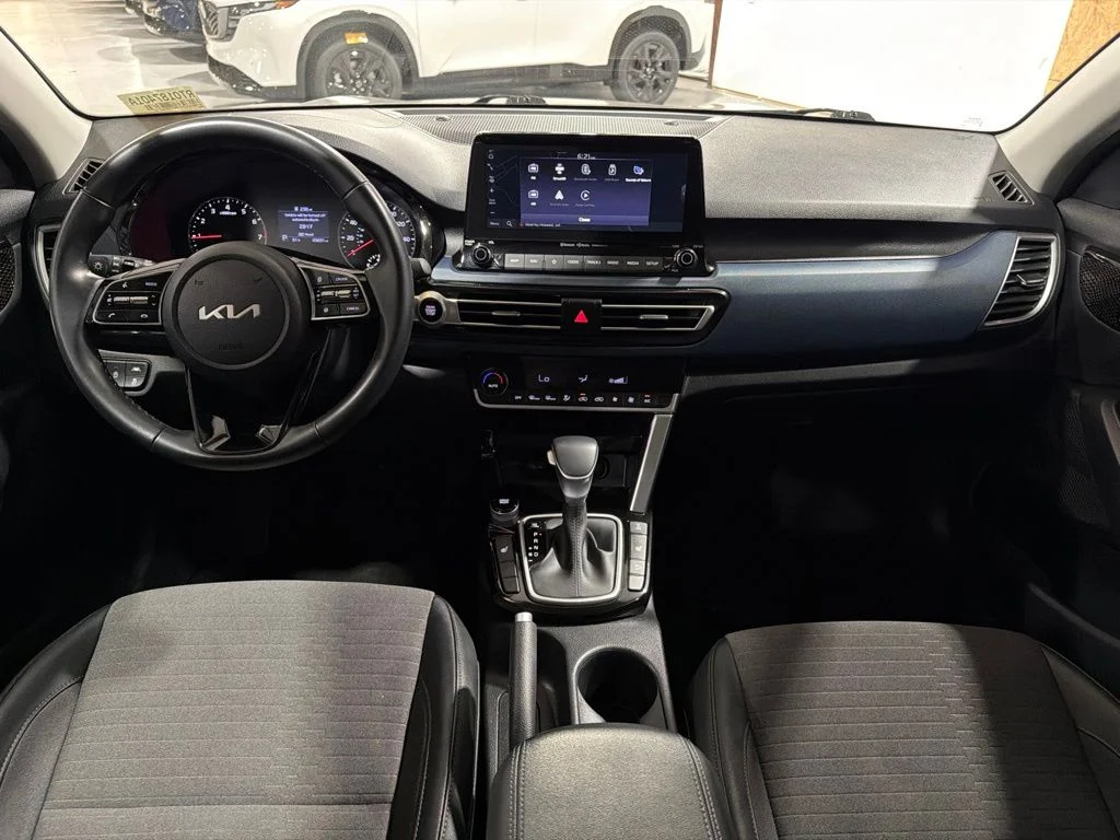 Used 2023 Gray Kia Nightfall image 25