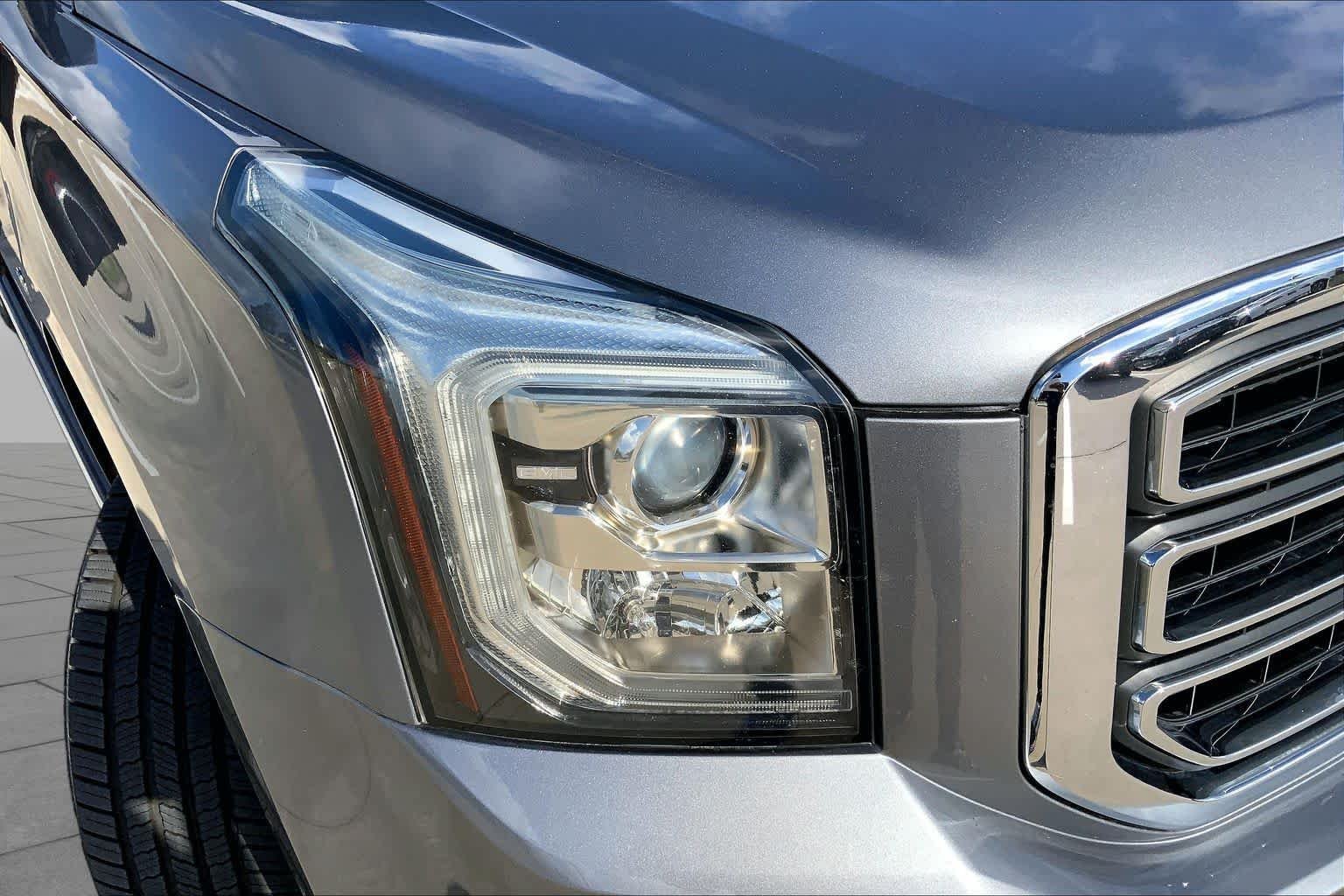 Used 2019 Satin Steel Metallic GMC SLT image 27