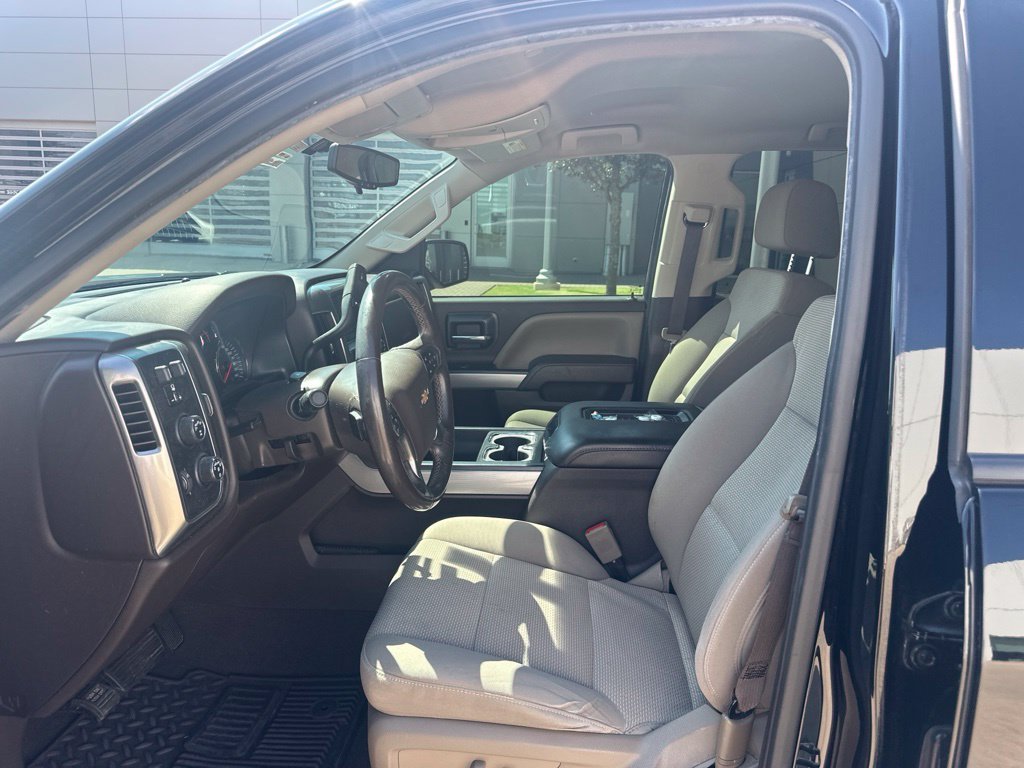 Used 2018 Black Chevrolet LT image 5