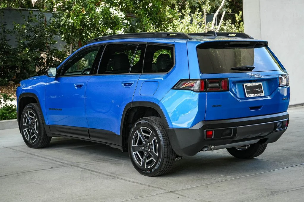 New 2026 Hydro Blue Pearlcoat Jeep Limited image 4