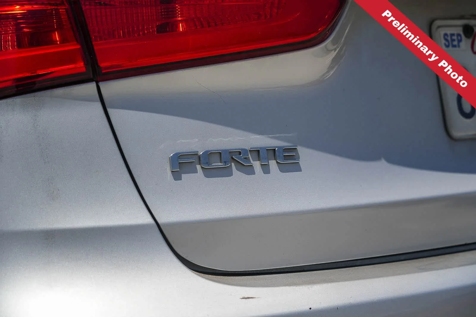 Used 2016 Silky Silver Kia LX image 10