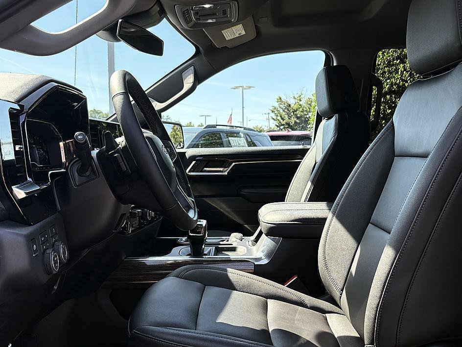 Used 2025 Sterling Gray Metallic Chevrolet LT image 9