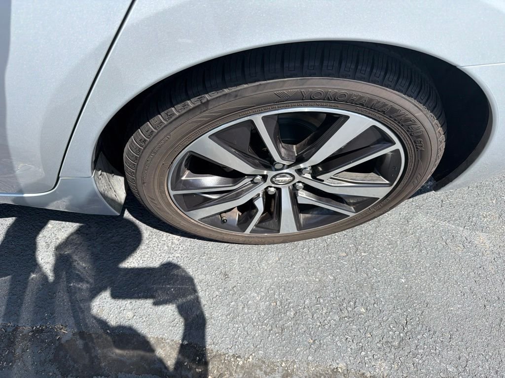 Used 2019 Silver Nissan 3.5 SV image 11