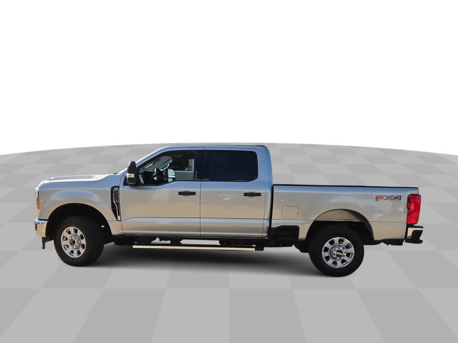 Used 2024 Silver Ford XLT image 5