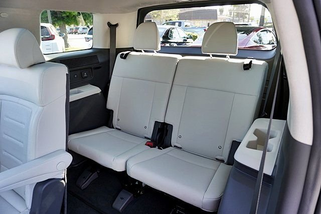 Used 2025 Black Hyundai Calligraphy image 21