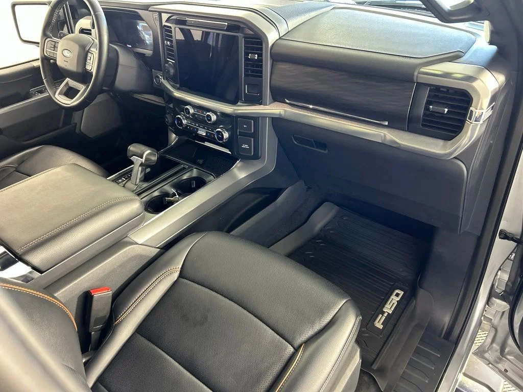 Used 2025 Silver Ford Lariat image 27