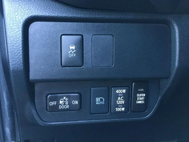 Certified Used 2022 MAGNETIC GRAY MET. Toyota  image 19