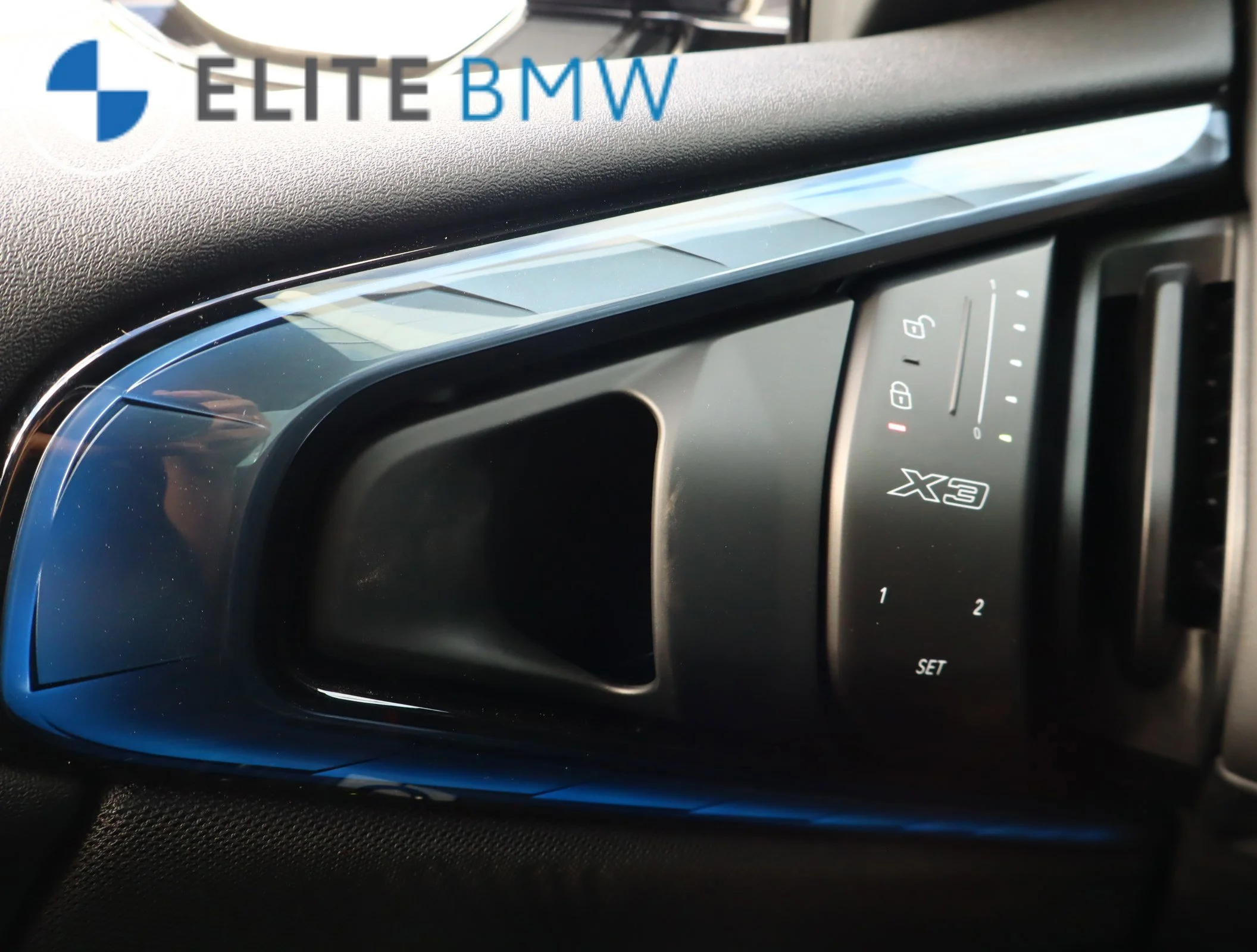 Used 2025 BROOKLYN GREY METALLIC BMW M50 XDRIVE image 18
