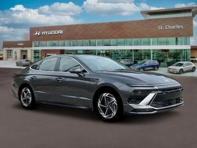 Used 2026 Gray Hyundai SEL Sport image 10