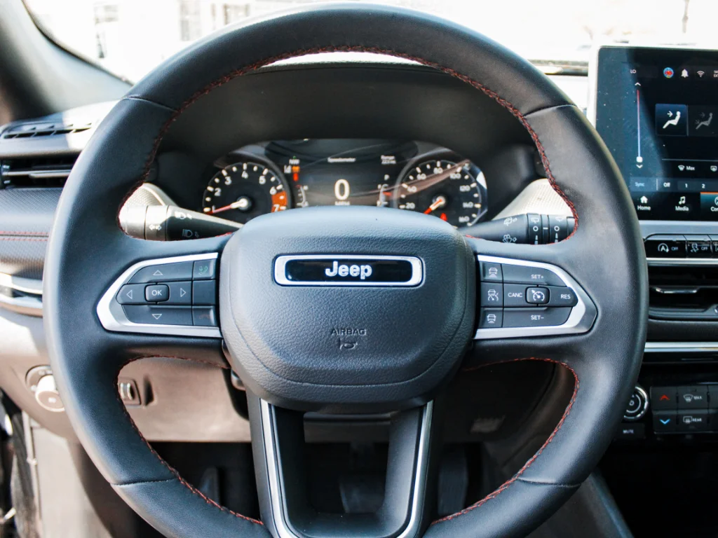 Used 2024  Jeep Trailhawk image 11