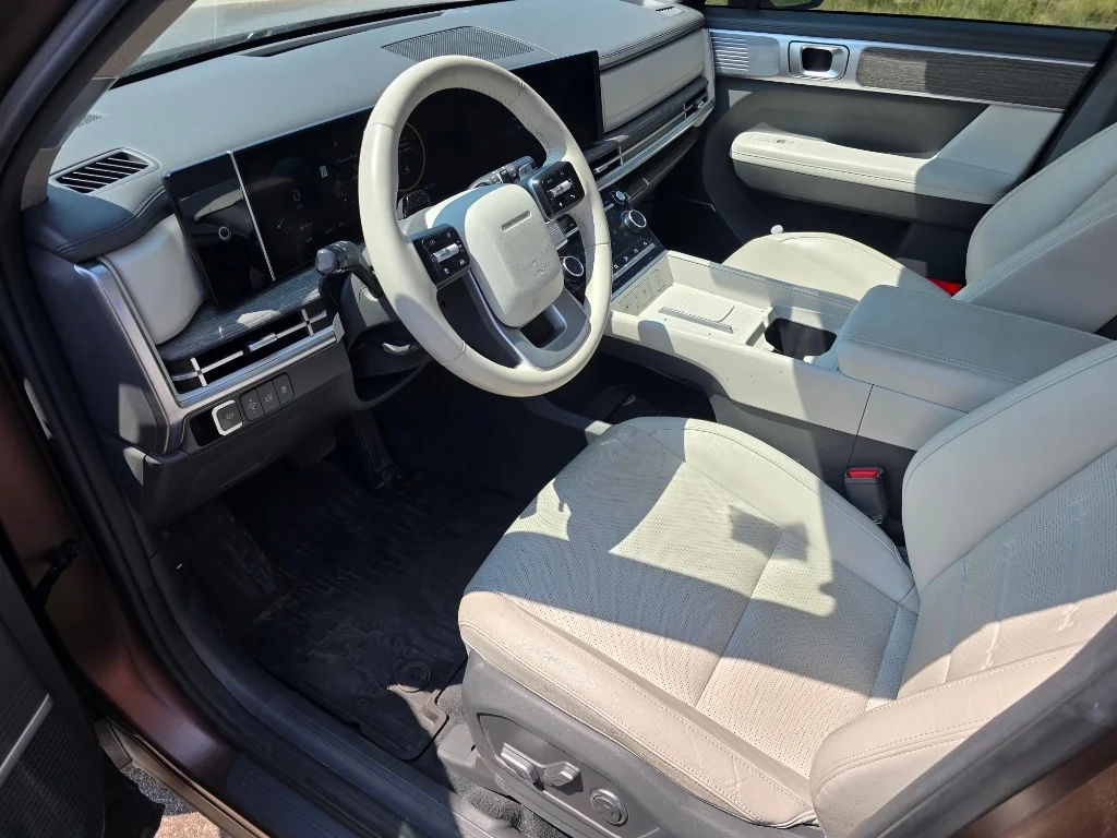 Used 2025 Earthy Brass Matte Hyundai Limited image 25