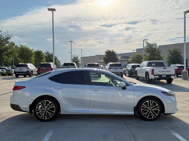 Certified Used 2025 WIND CHILL PEARL Toyota XLE image 5