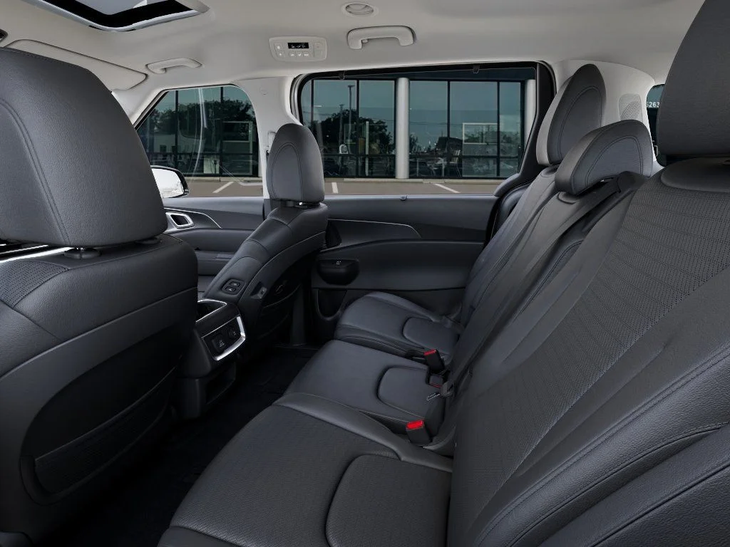 New 2026 Ceramic Silver Kia SX Prestige image 19