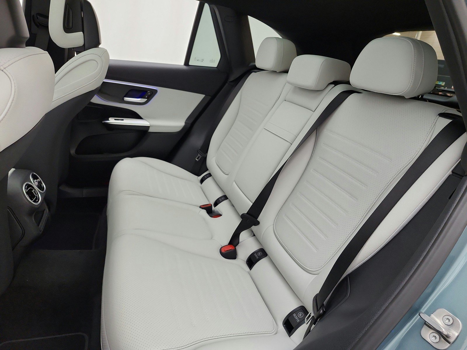 New 2027 Verde Silver Metallic Mercedes-Benz GLC 300 SUV image 32