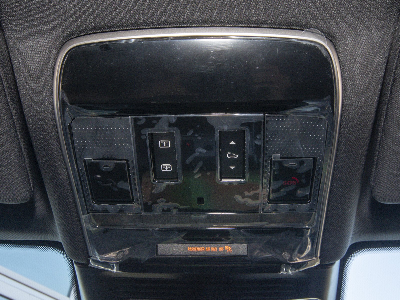 New 2026 Carpathian Grey Land Rover SE image 17