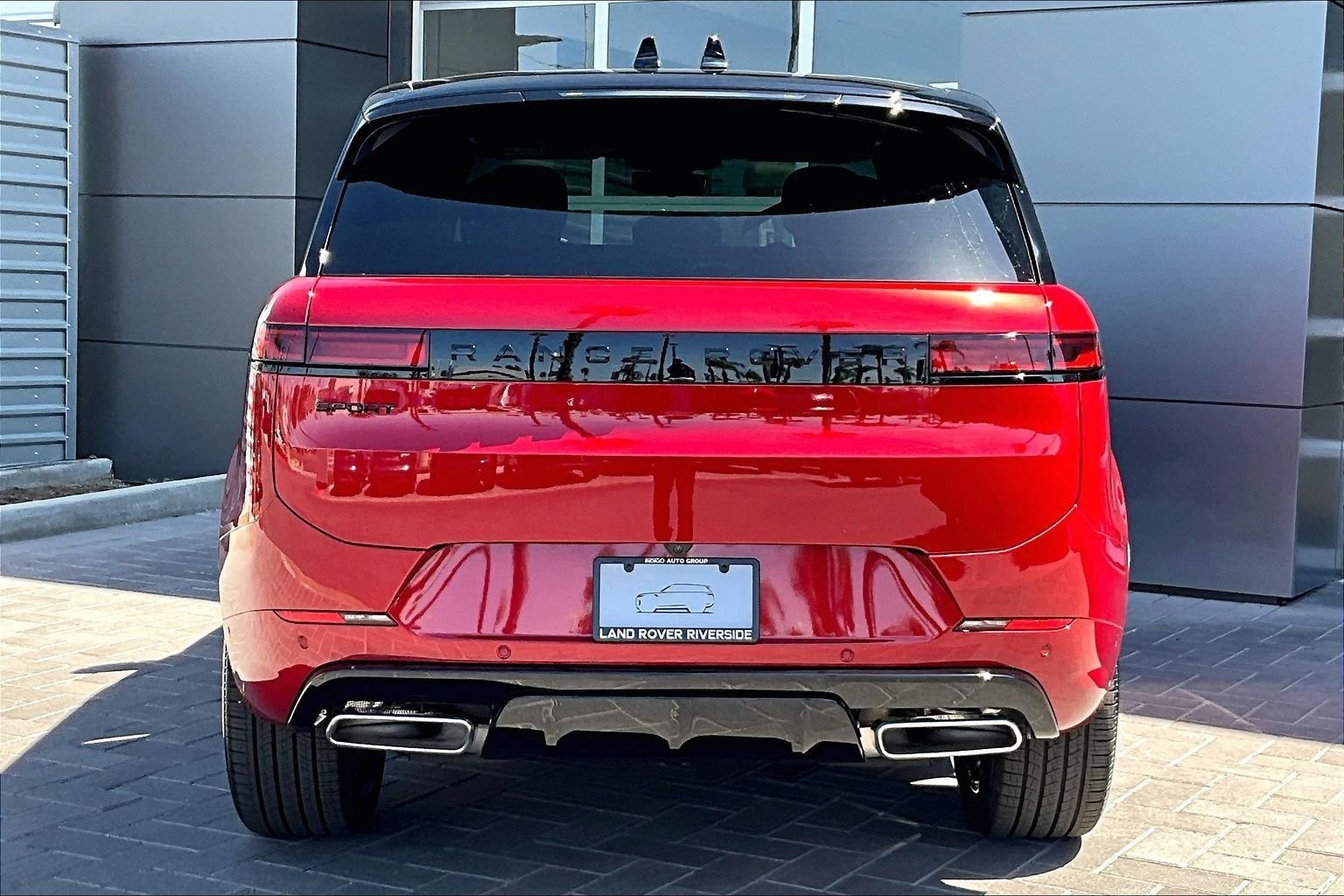 New 2026 Firenze Red Land Rover Dynamic SE image 4