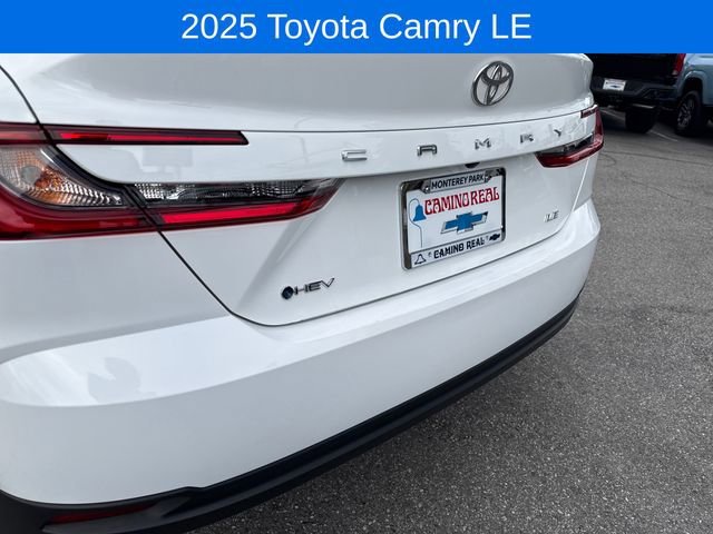 2025 Toyota Camry LE - Photo 29