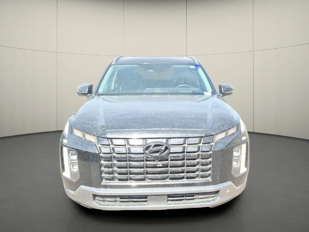 Used 2025 Black Hyundai Limited image 2