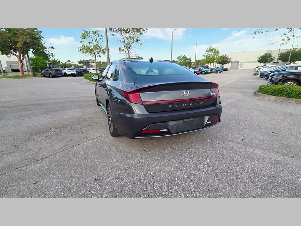 Used 2022 Portofino Gray Hyundai Limited image 39