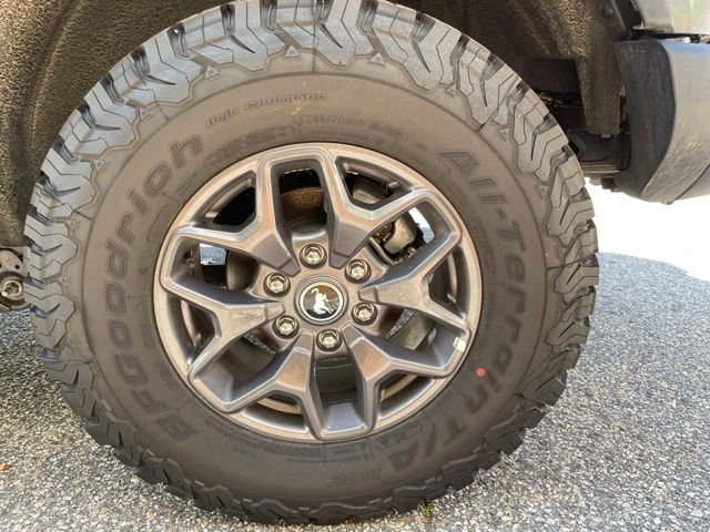 New 2025 Azure Gray Metallic Tri-Coat Ford Badlands® image 9