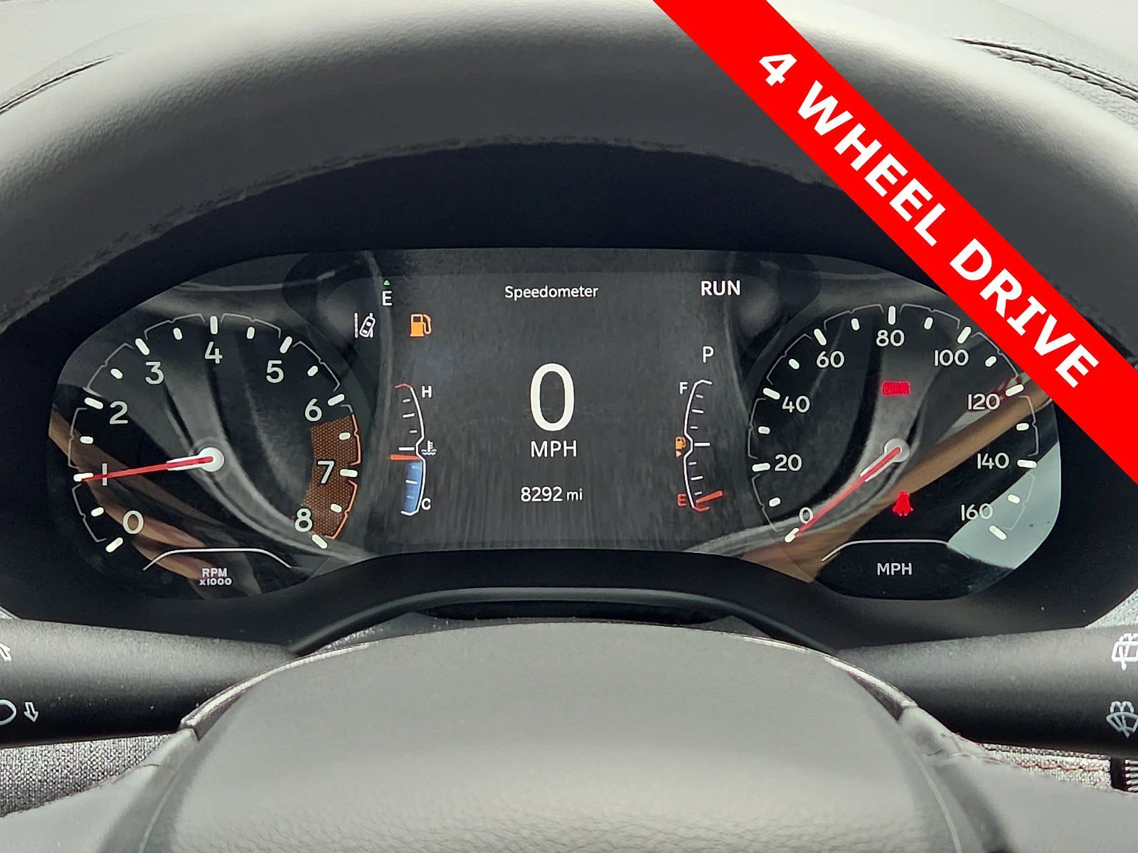 Used 2024 Diamond Black Crystal Pearlcoat Jeep Latitude Lux image 23
